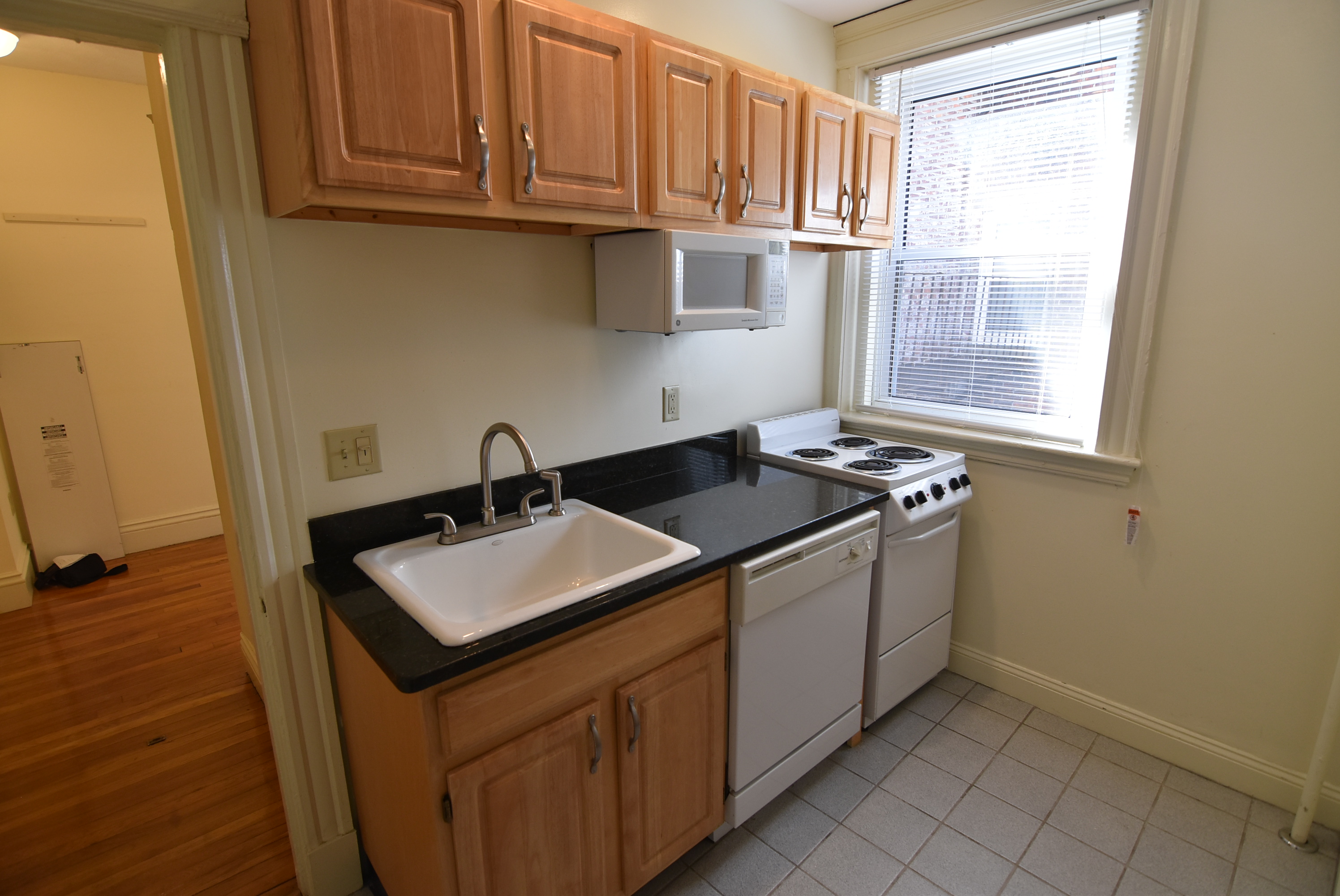 100 Queensberry St, Fenway