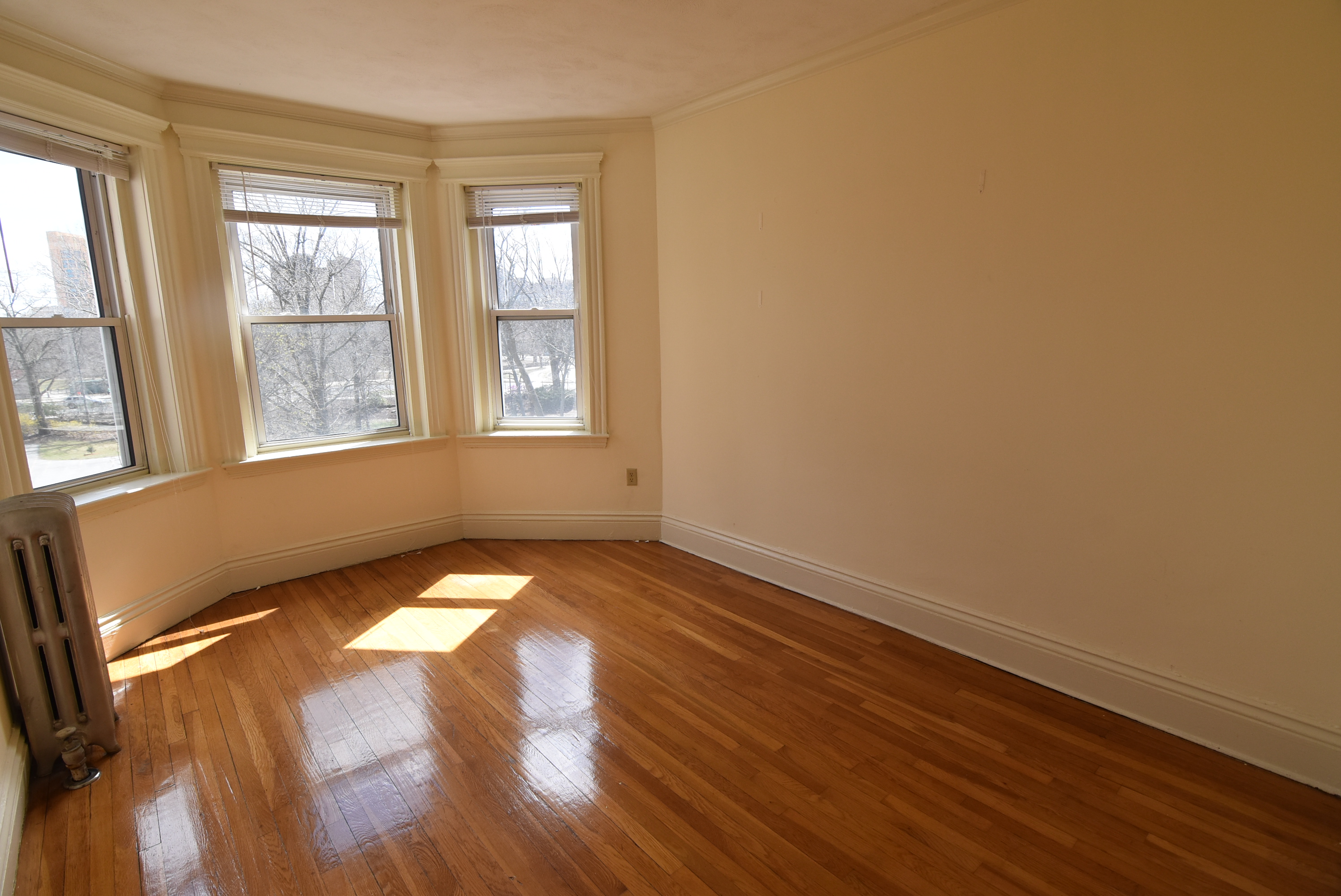 100 Queensberry St, Fenway