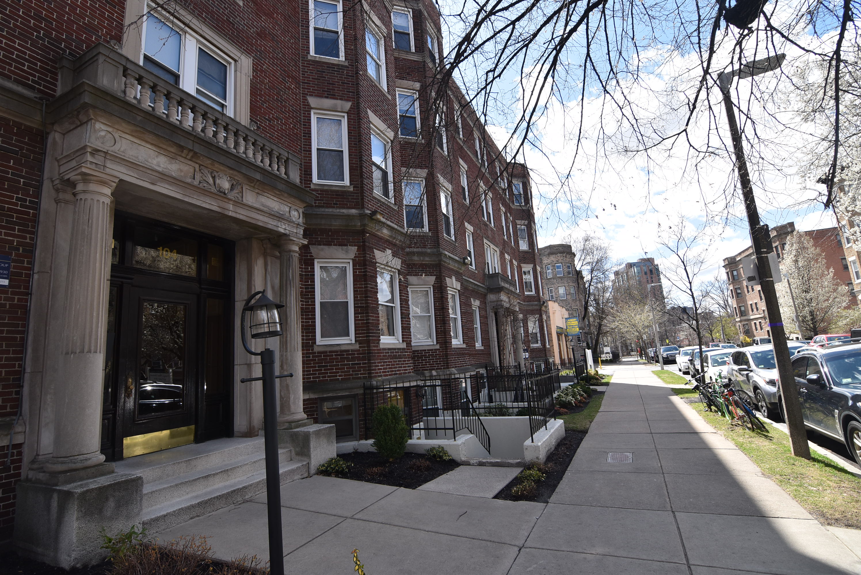 104 Queensberry St, Fenway