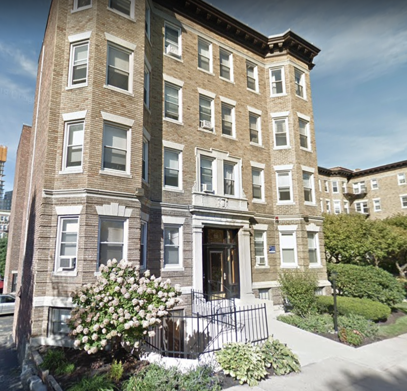 111 Queensberry St, Fenway