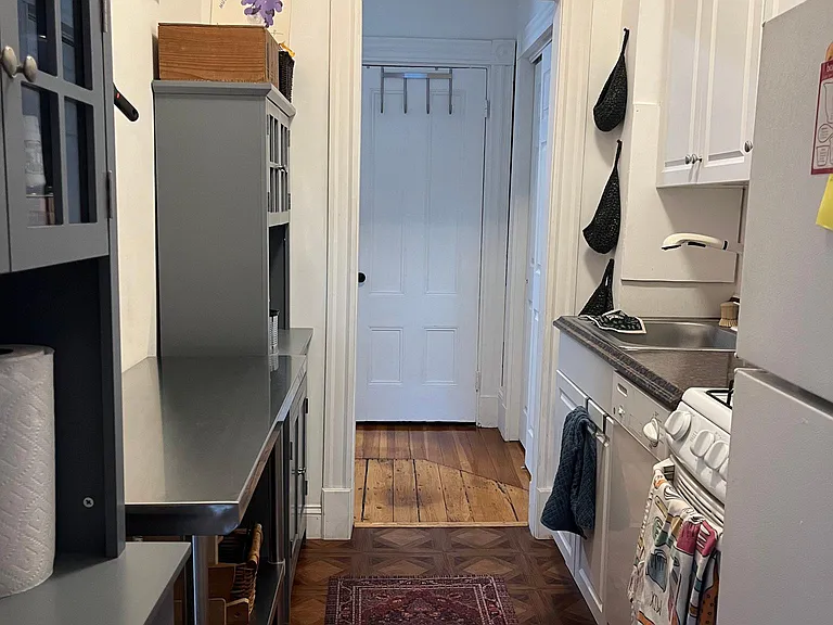 100 Pearl, Central Square