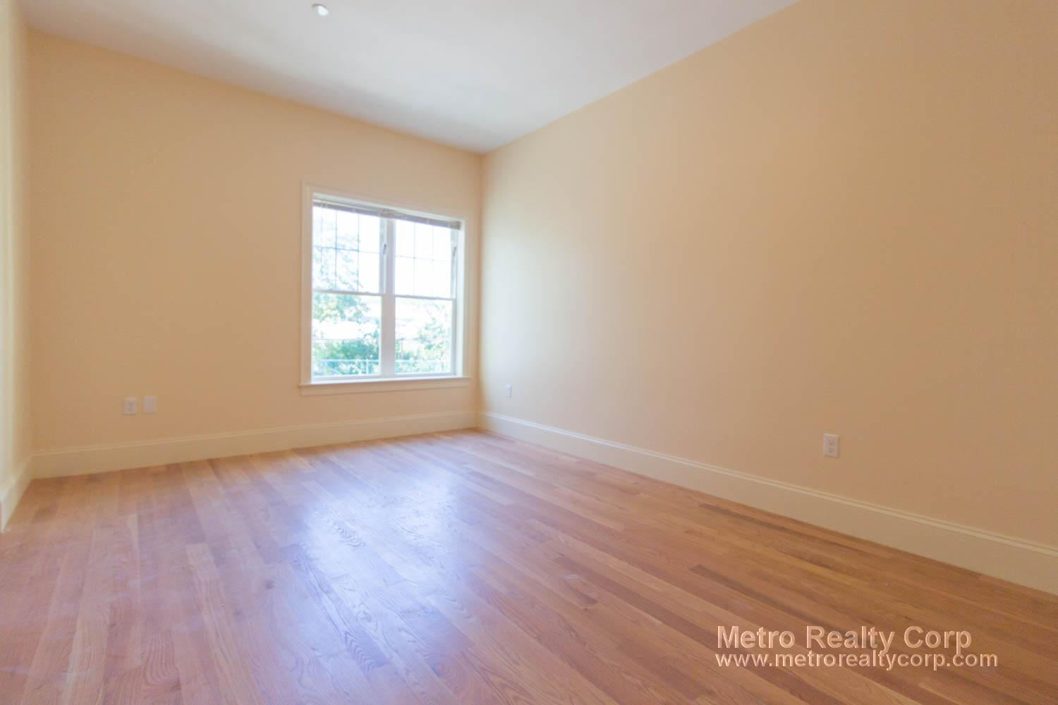 5165 Washington St, West Roxbury