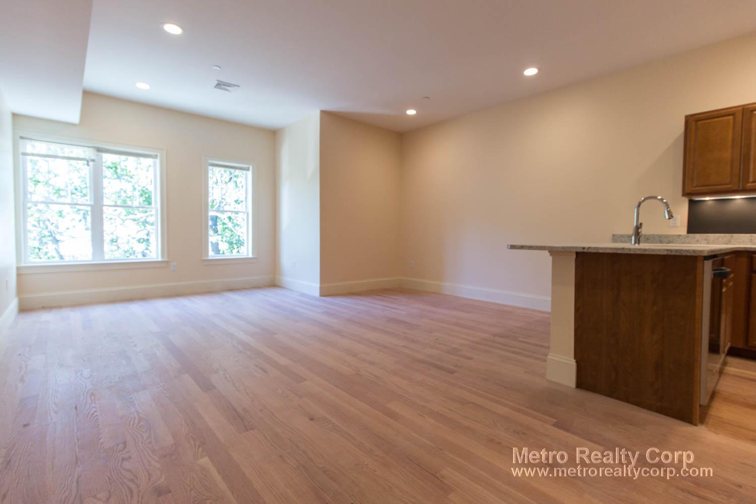 5165 Washington St, West Roxbury