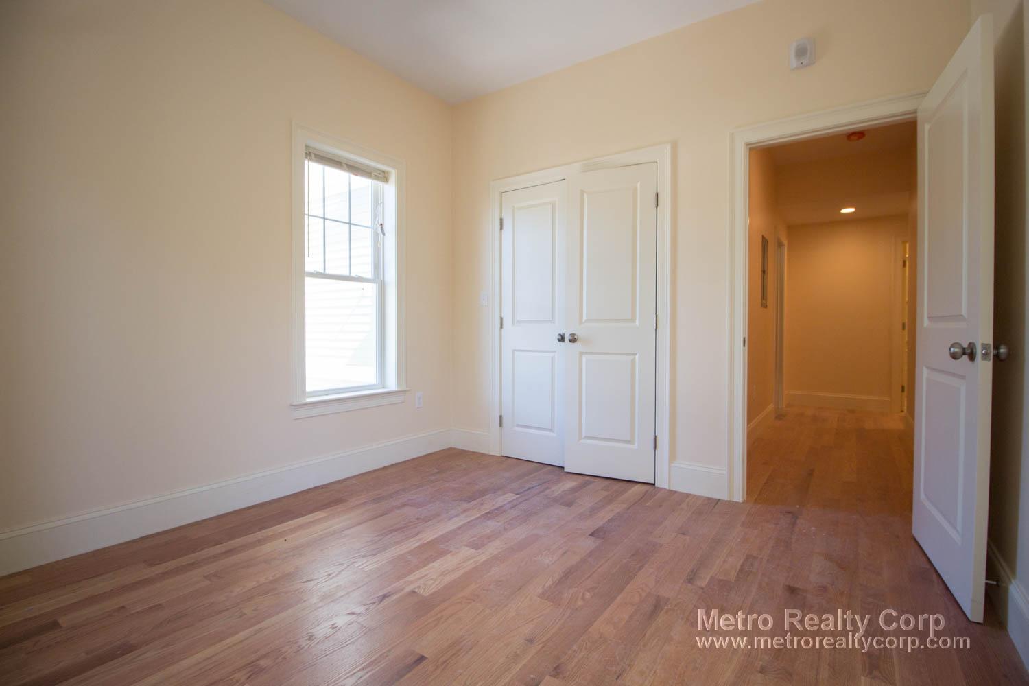 5165 Washington St, West Roxbury