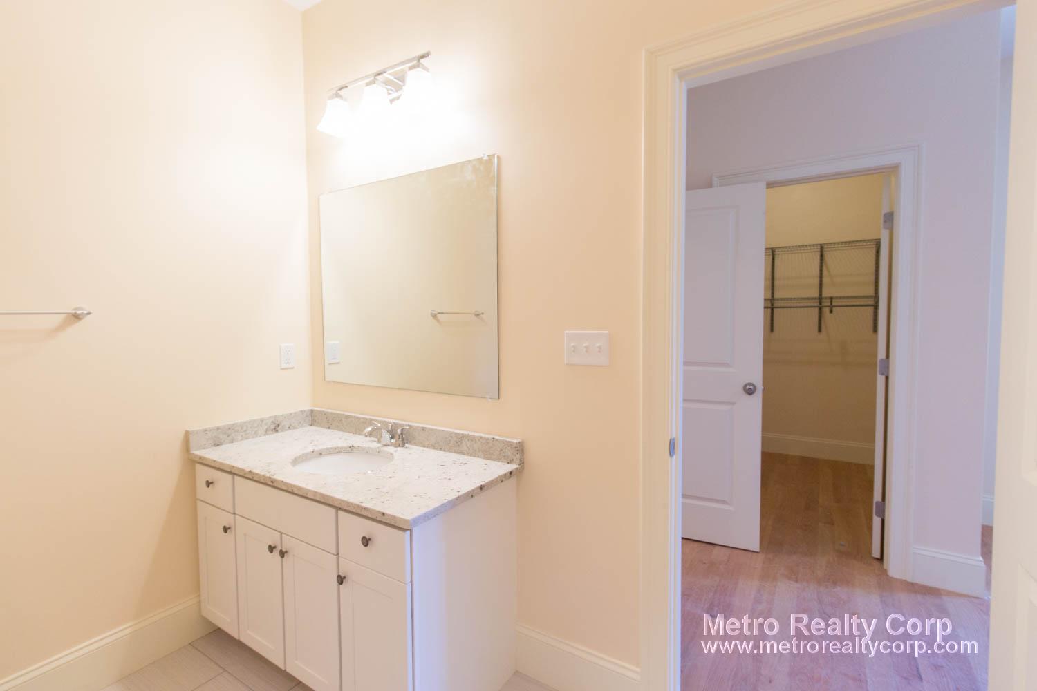 5165 Washington St, West Roxbury