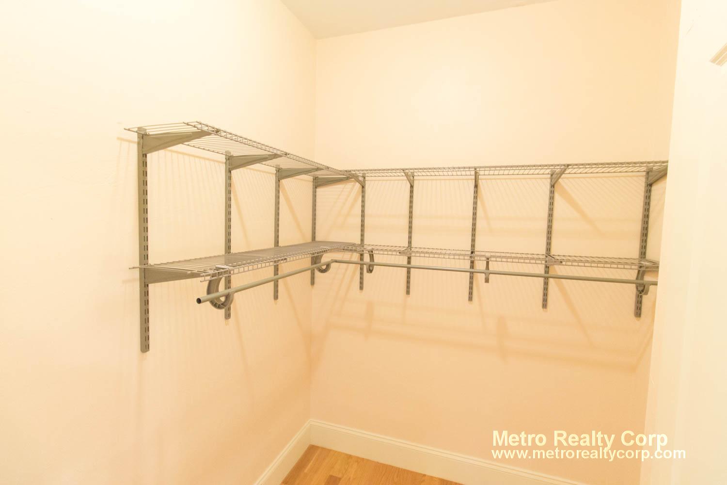 5165 Washington St, West Roxbury