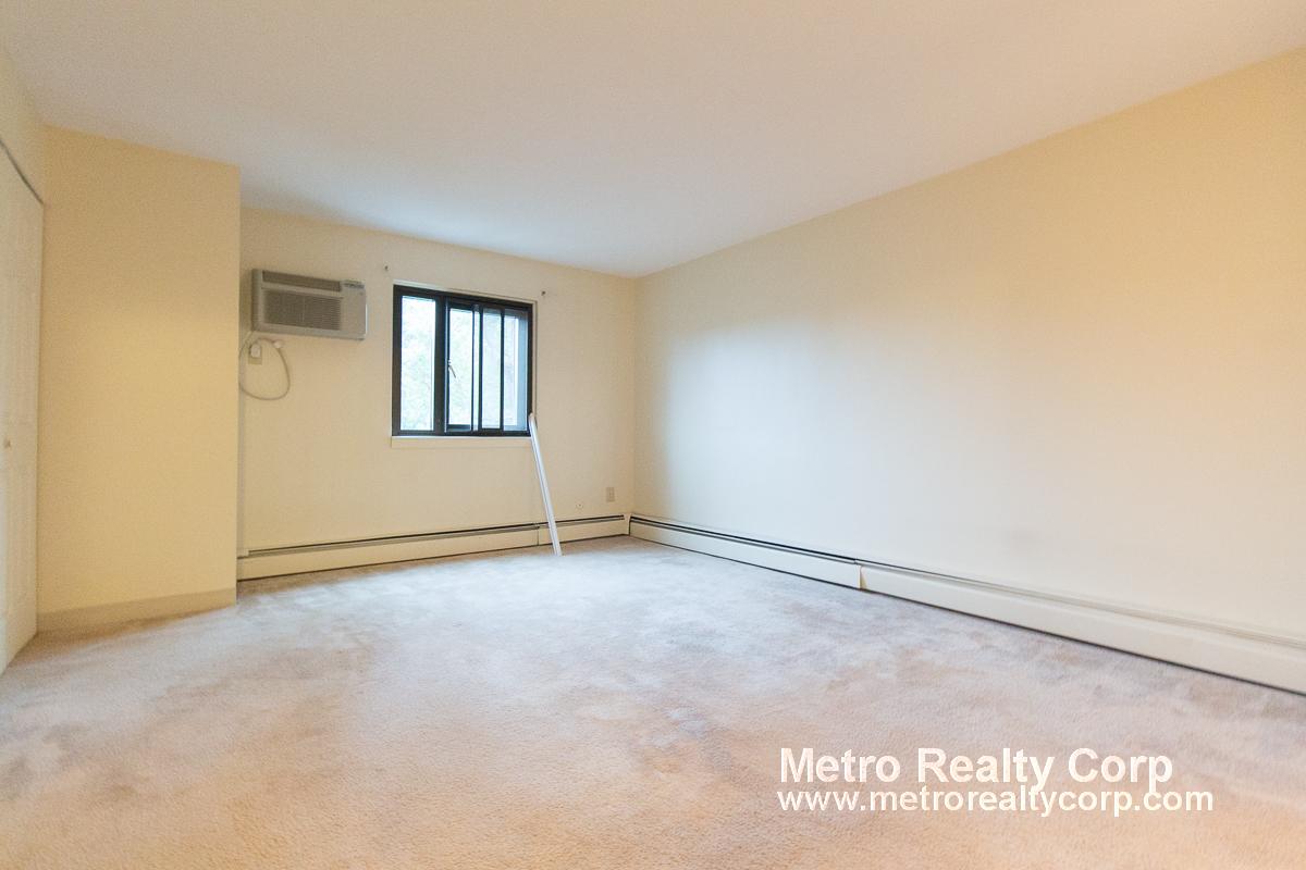 80 Pleasant St, Coolidge Corner