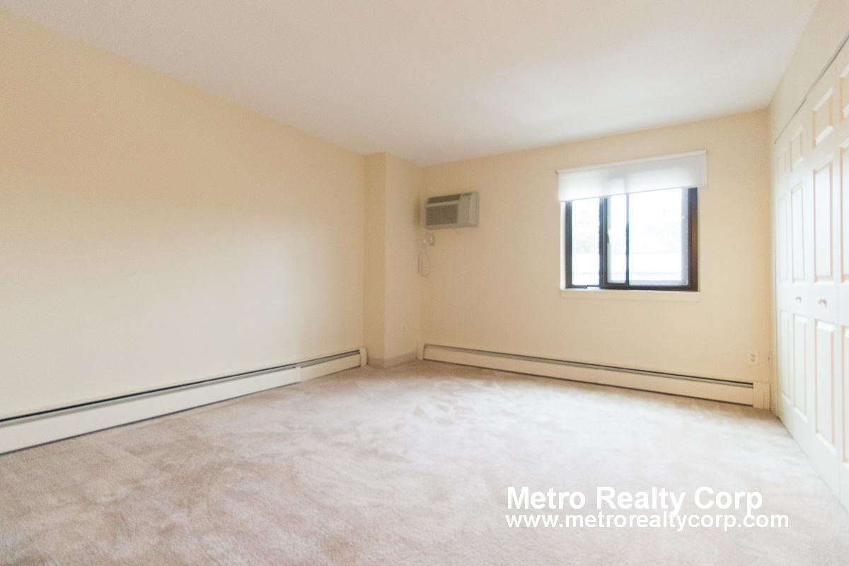 80 Pleasant St, Coolidge Corner