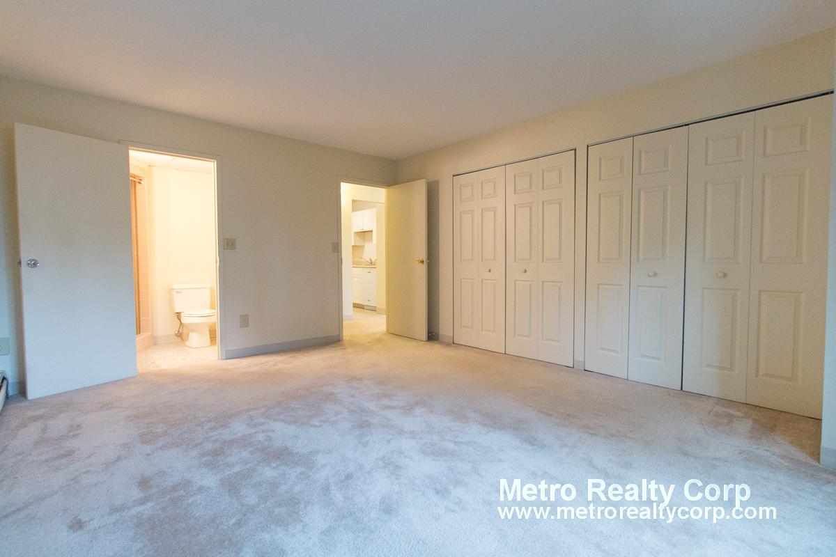 80 Pleasant St, Coolidge Corner