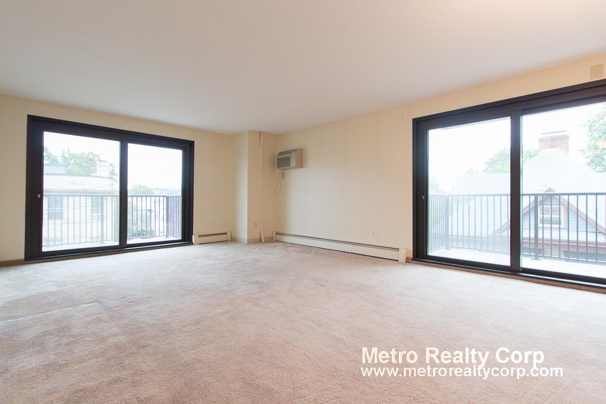 80 Pleasant St, Coolidge Corner