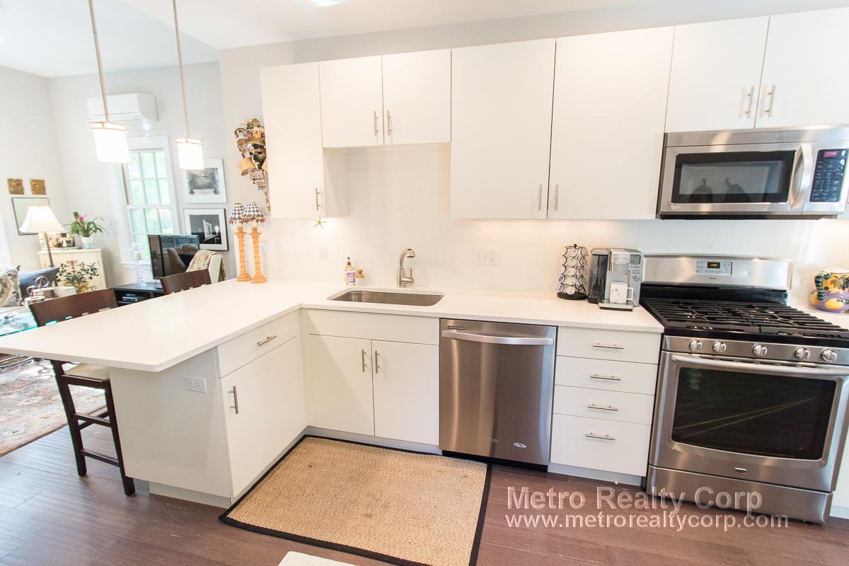 68 Davis Ave, Brookline Village