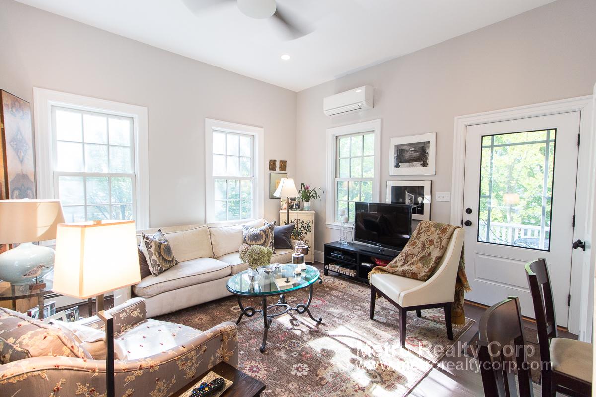 68 Davis Ave, Brookline Village