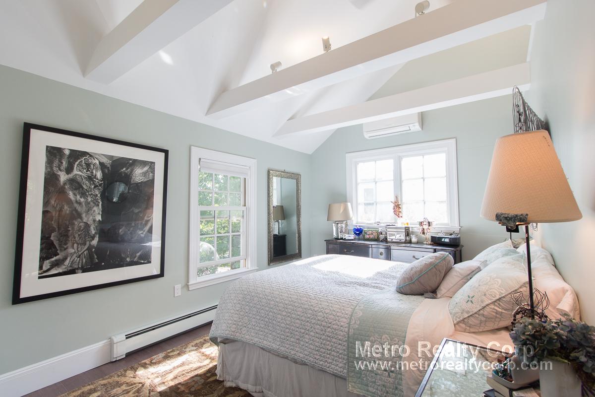 68 Davis Ave, Brookline Village