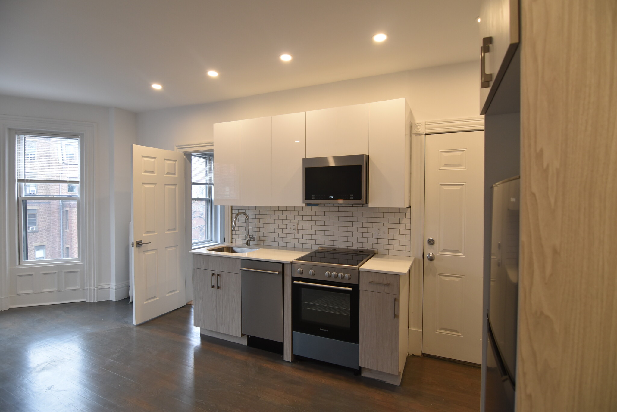 225 Newbury St, Back Bay