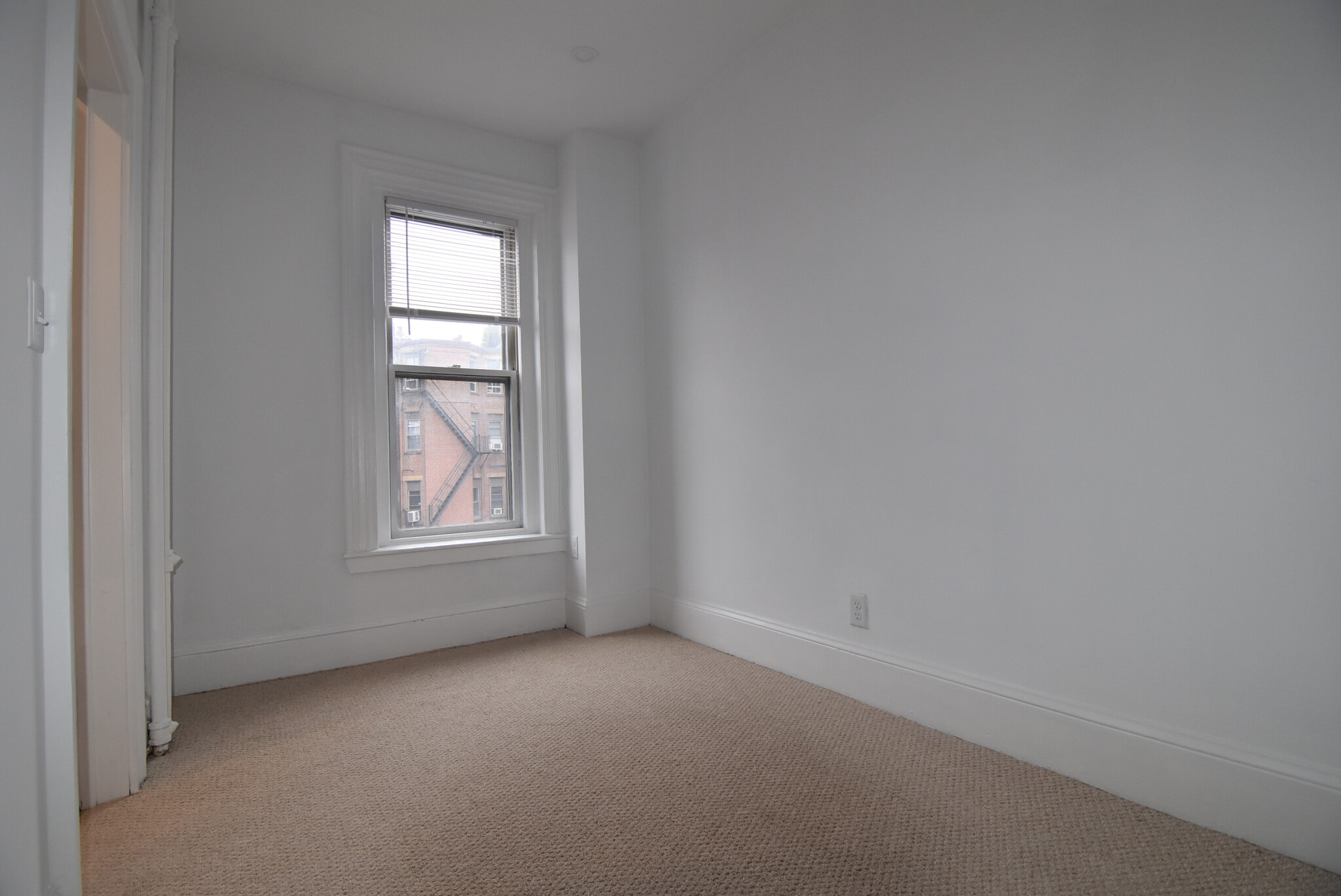 225 Newbury St, Back Bay