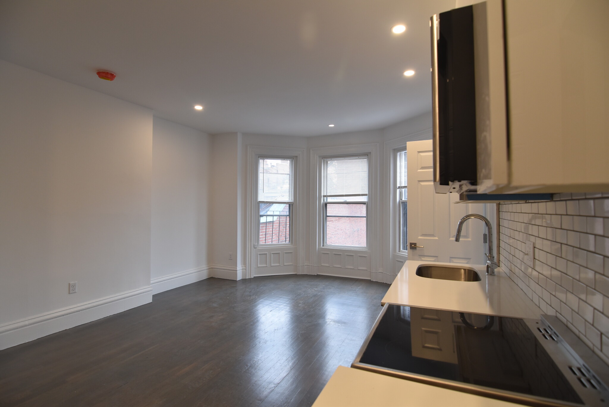 225 Newbury St, Back Bay