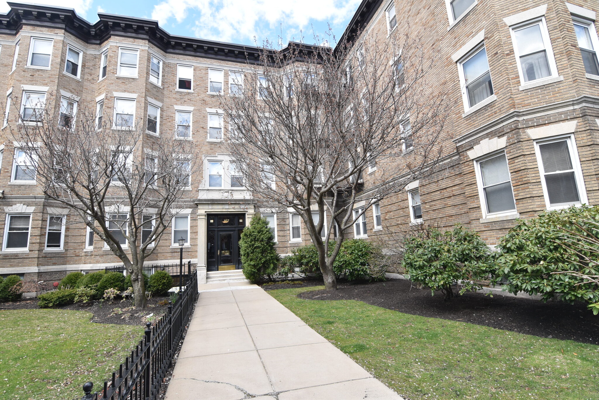 109 Queensberry St, Fenway