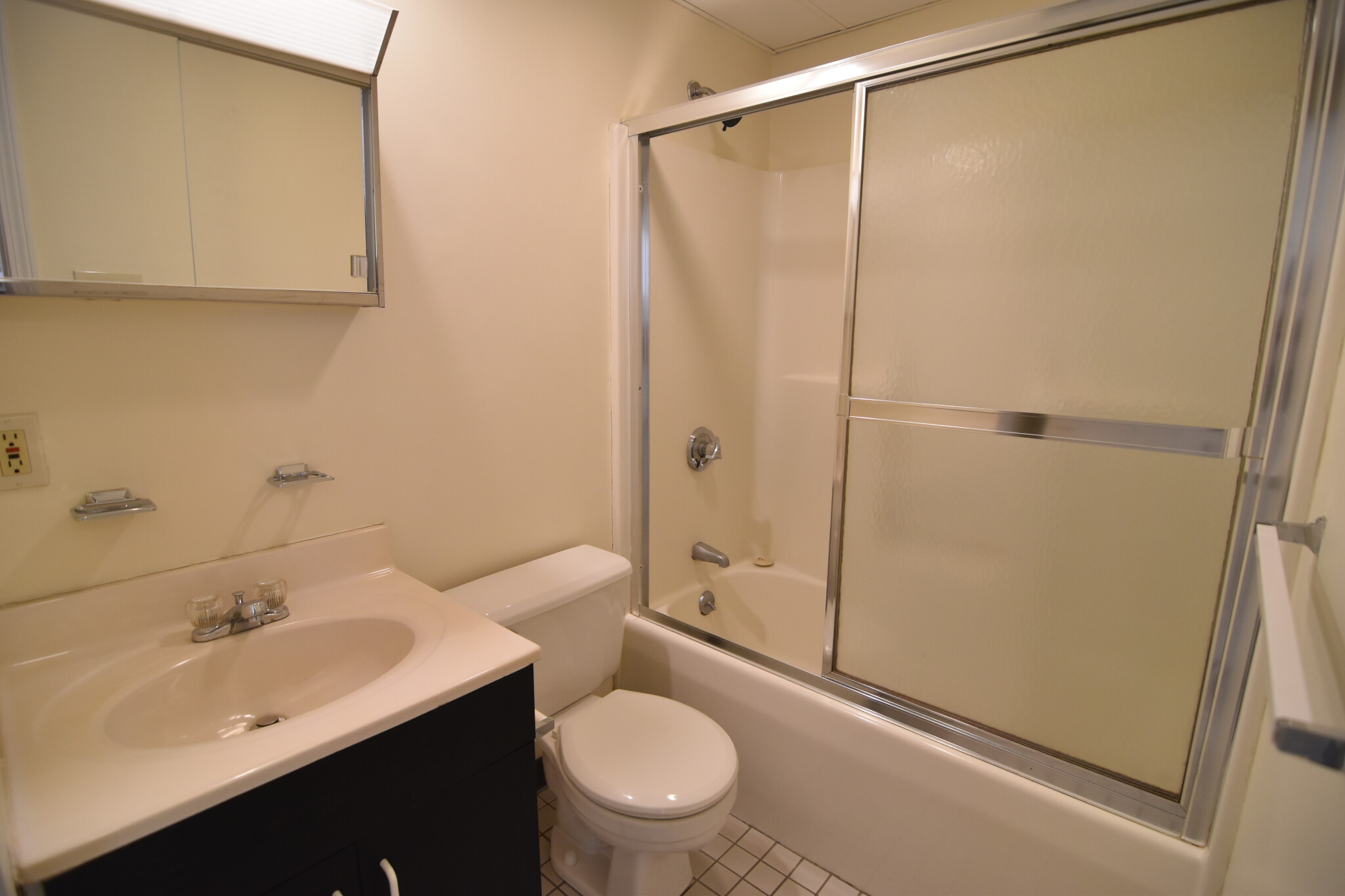 81 Essex St, Chinatown