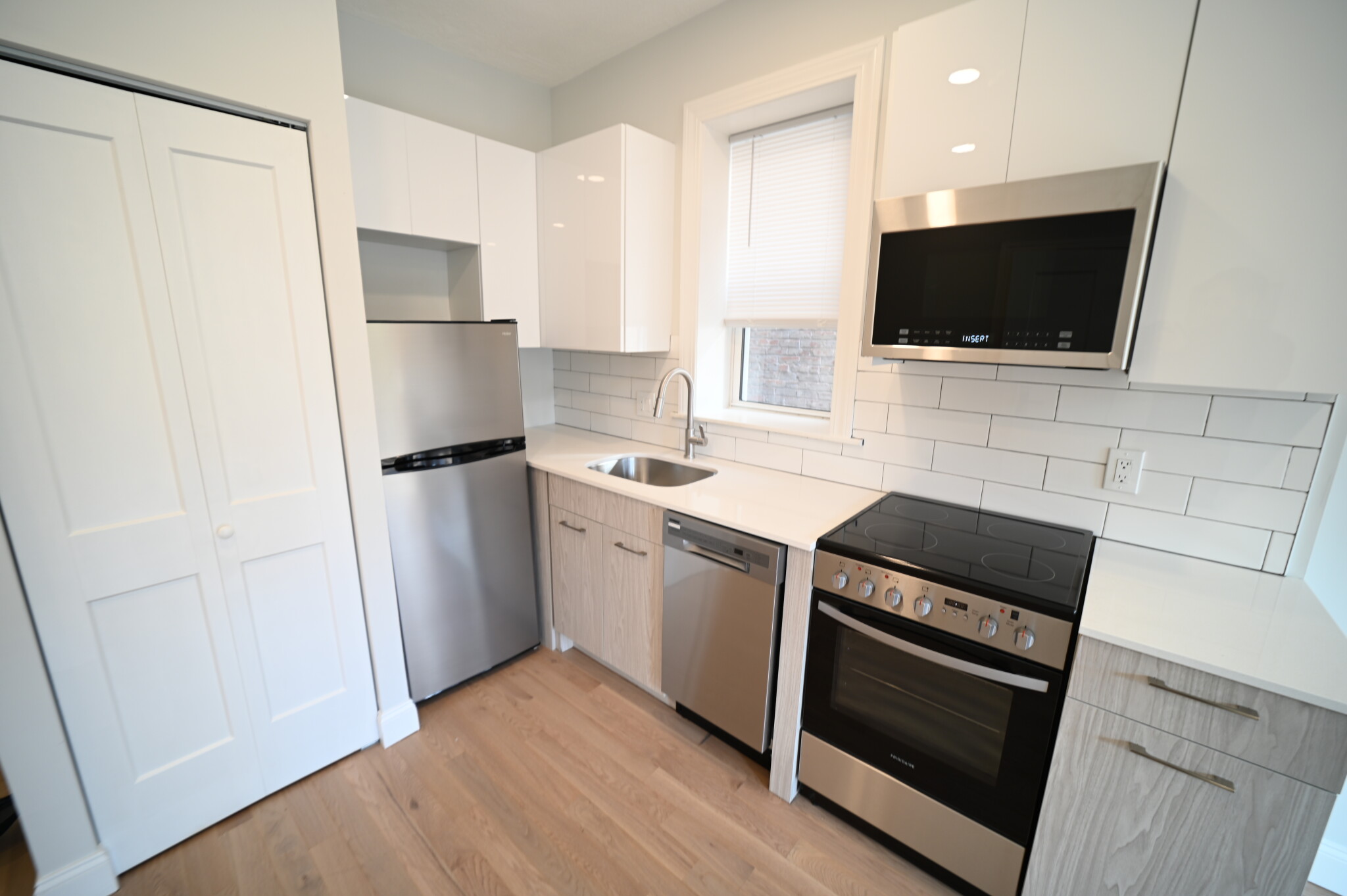 104 Queensberry St, Fenway