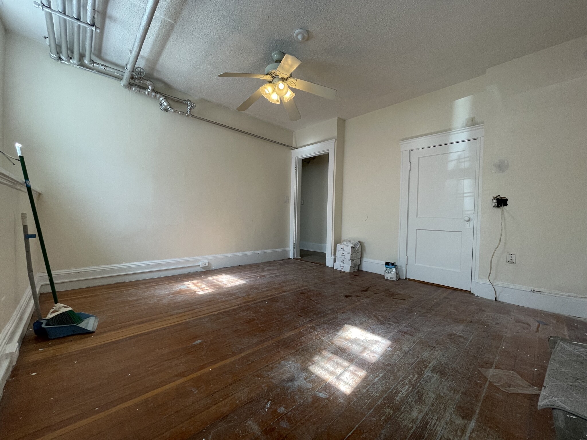 17 Barrows St, Allston