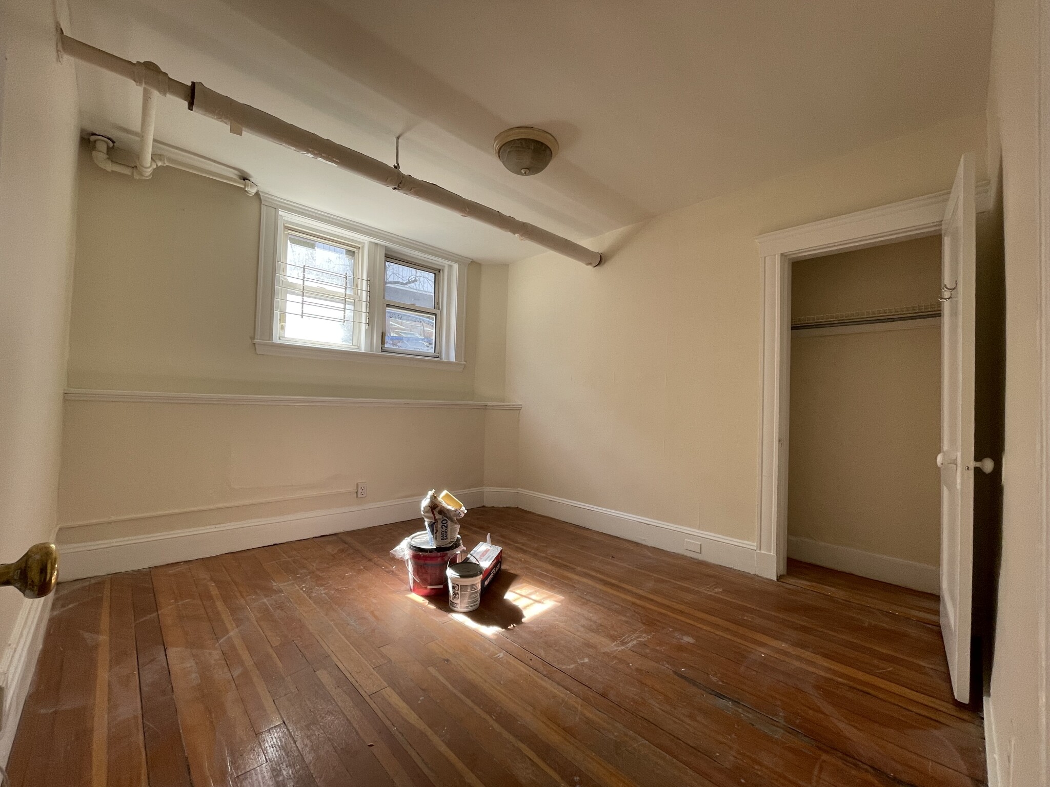 17 Barrows St, Allston