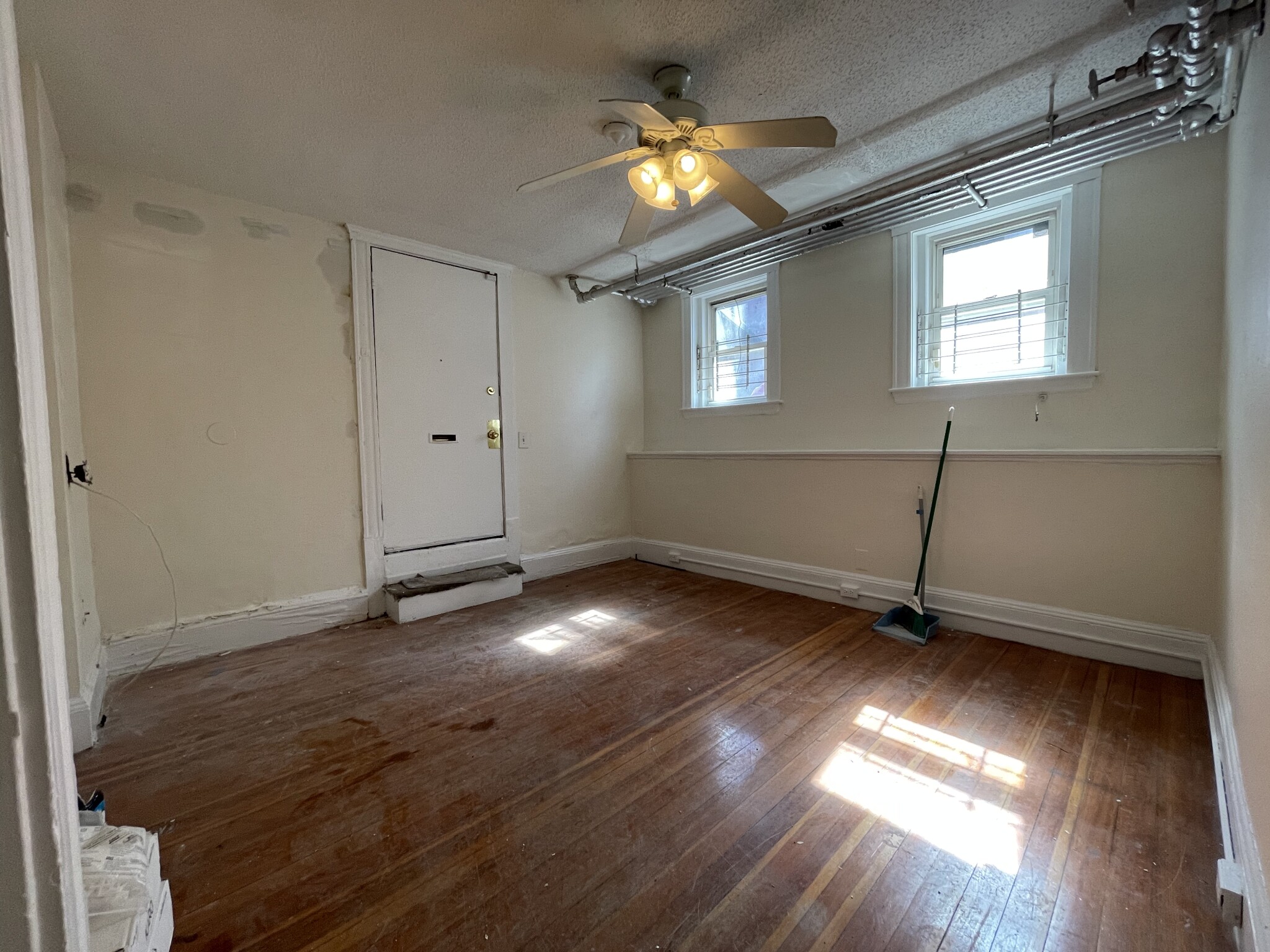 17 Barrows St, Allston