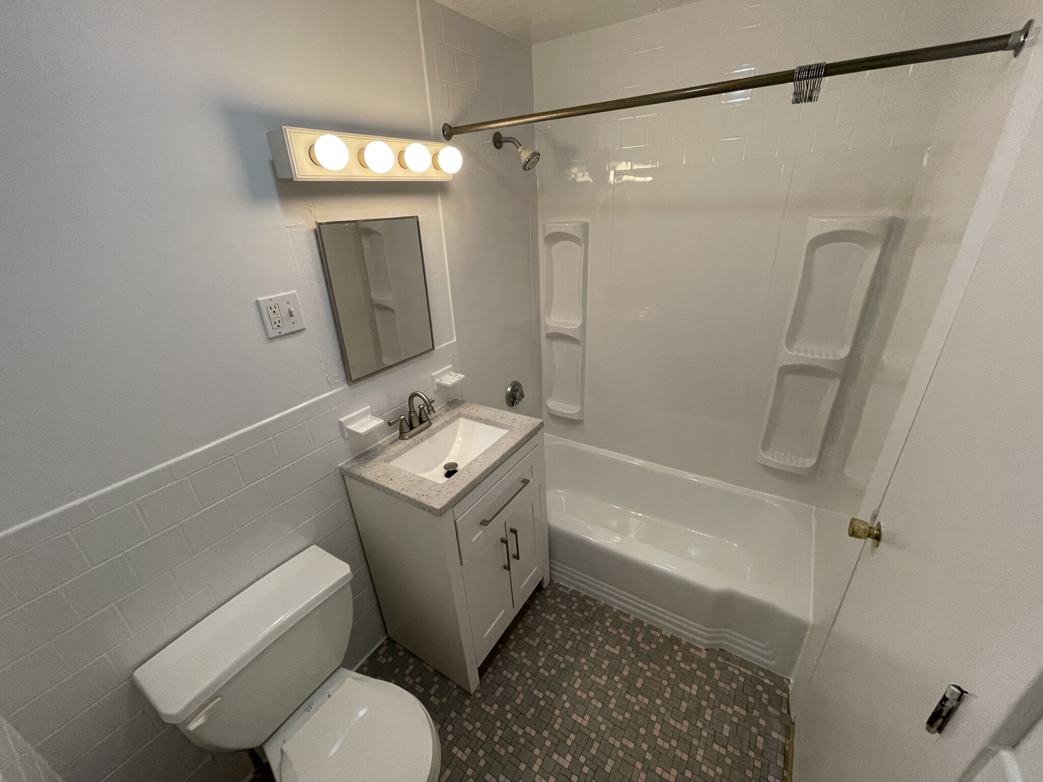 35 Garrison Rd, Washington Square