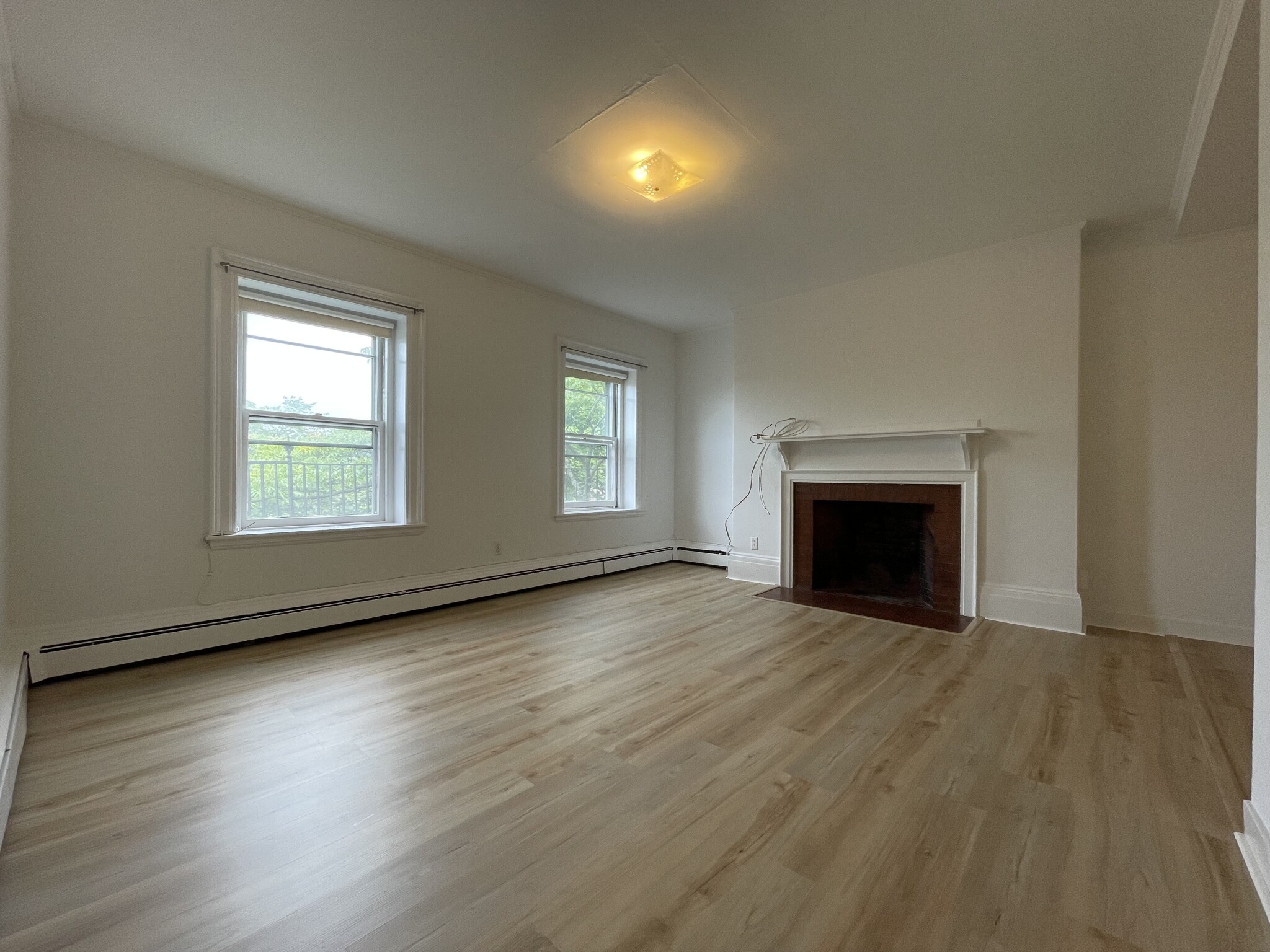 35 Garrison Rd, Washington Square