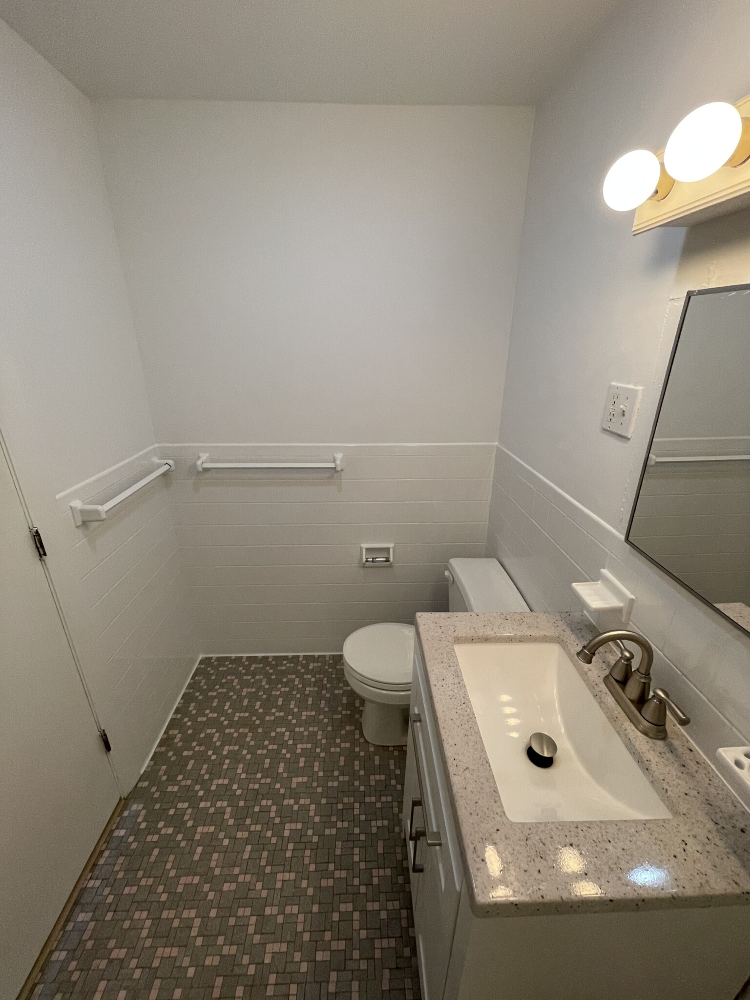 35 Garrison Rd, Washington Square