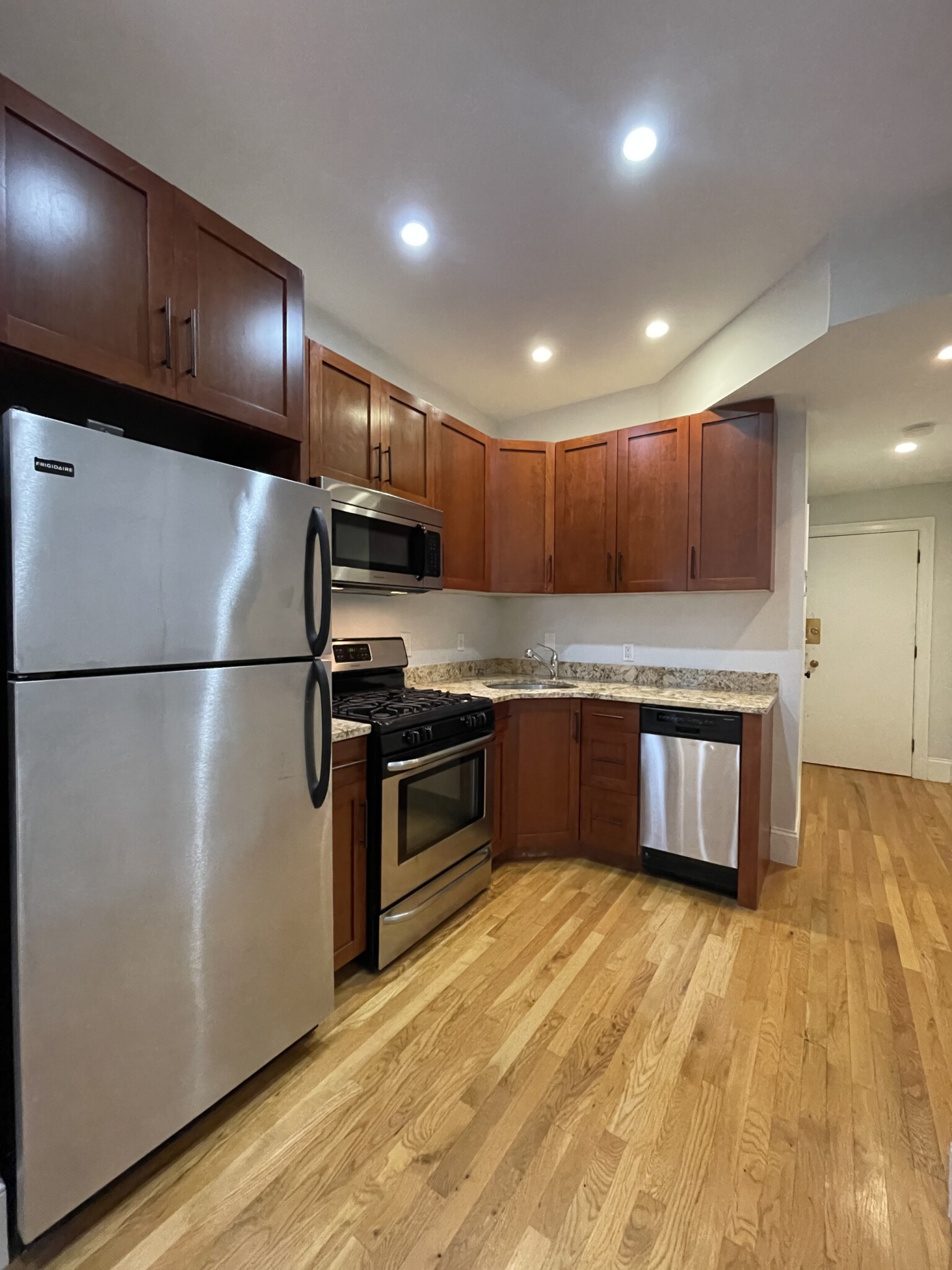 88 West Cedar St, Beacon Hill