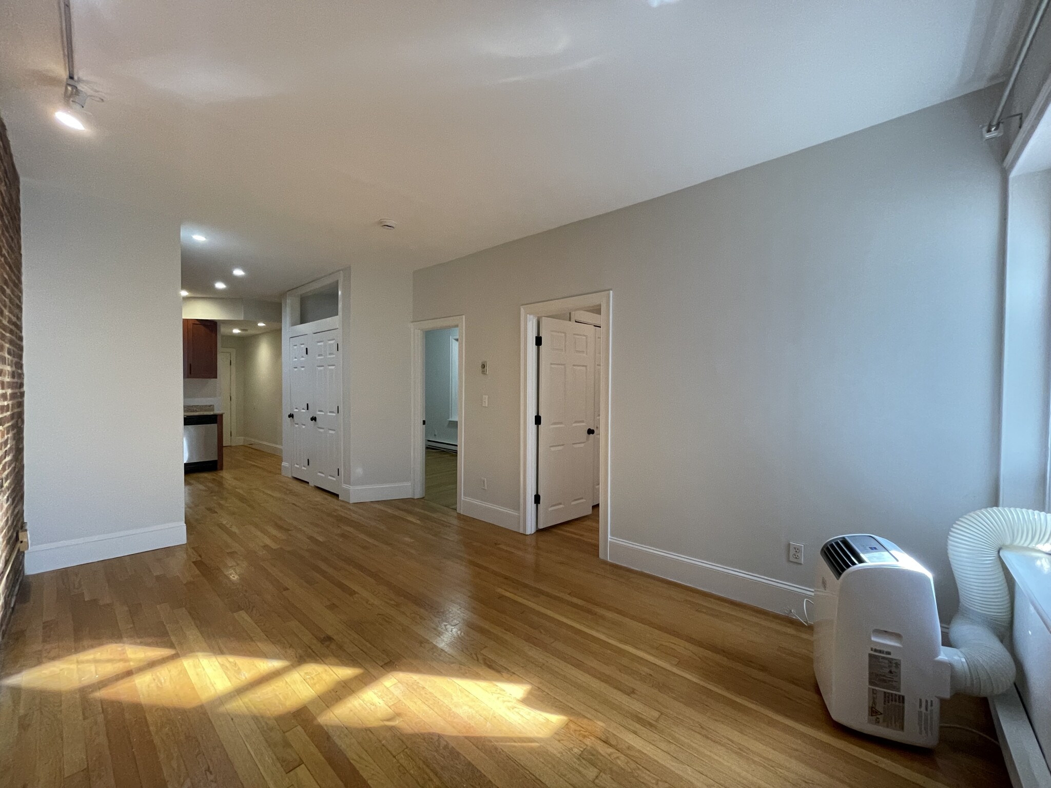 88 West Cedar St, Beacon Hill