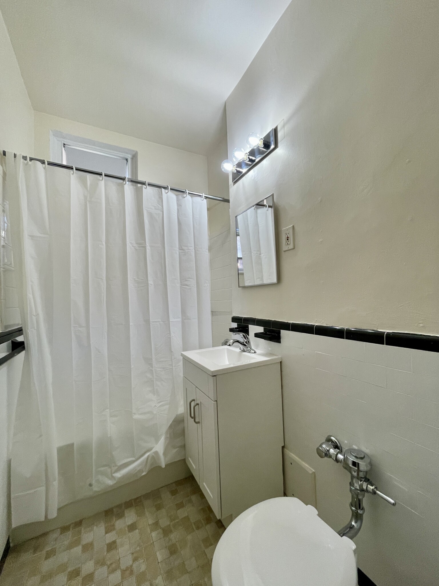 89 Strathmore Rd, Brighton