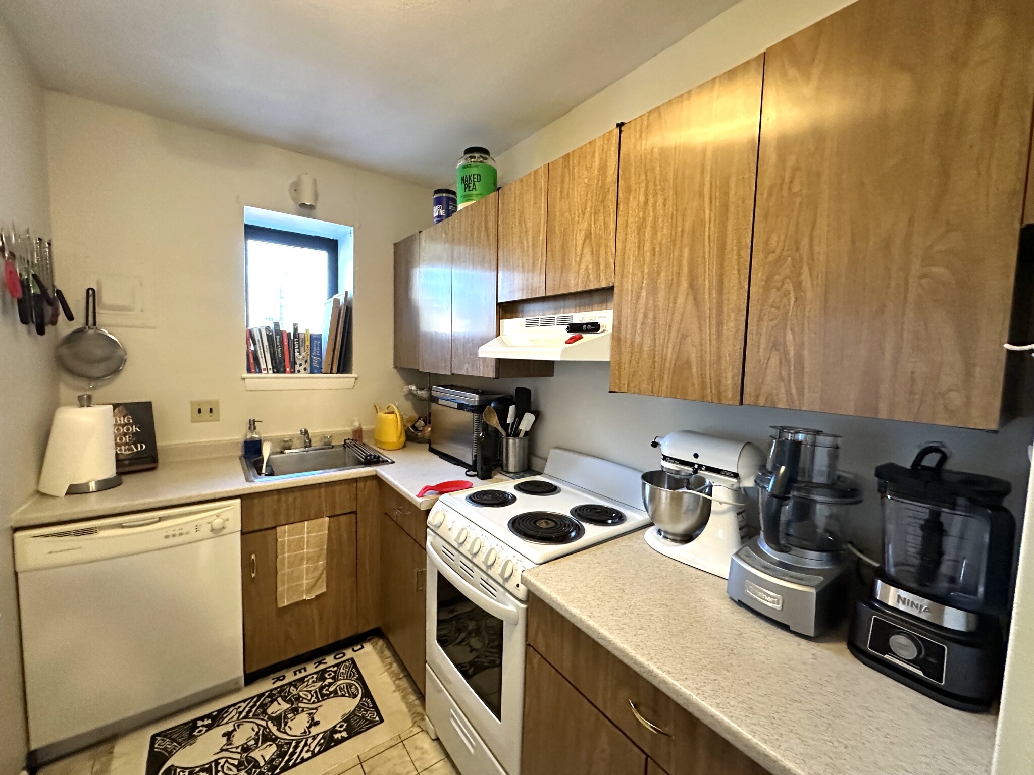 85 Sutherland, Brighton