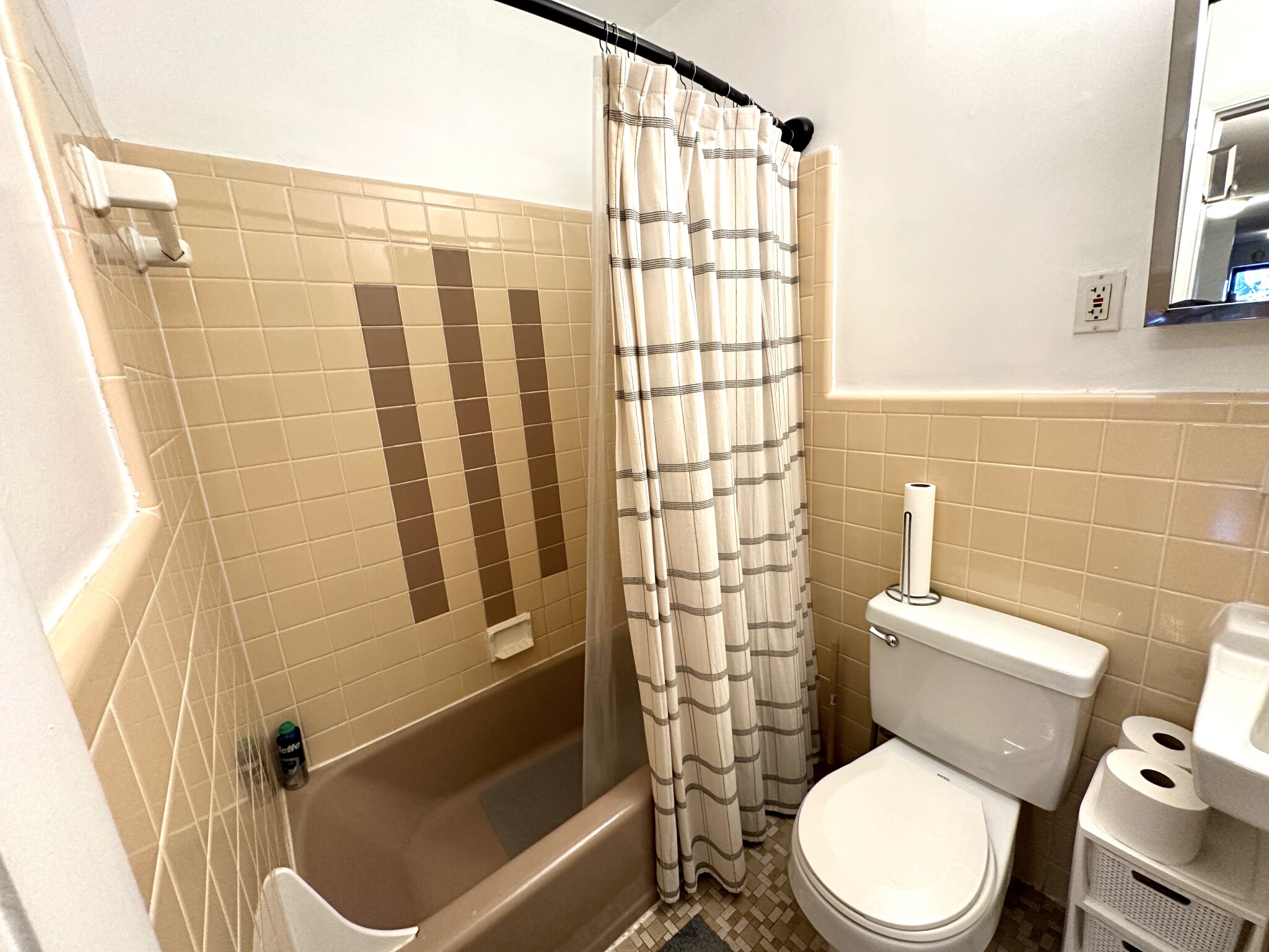 85 Sutherland, Brighton