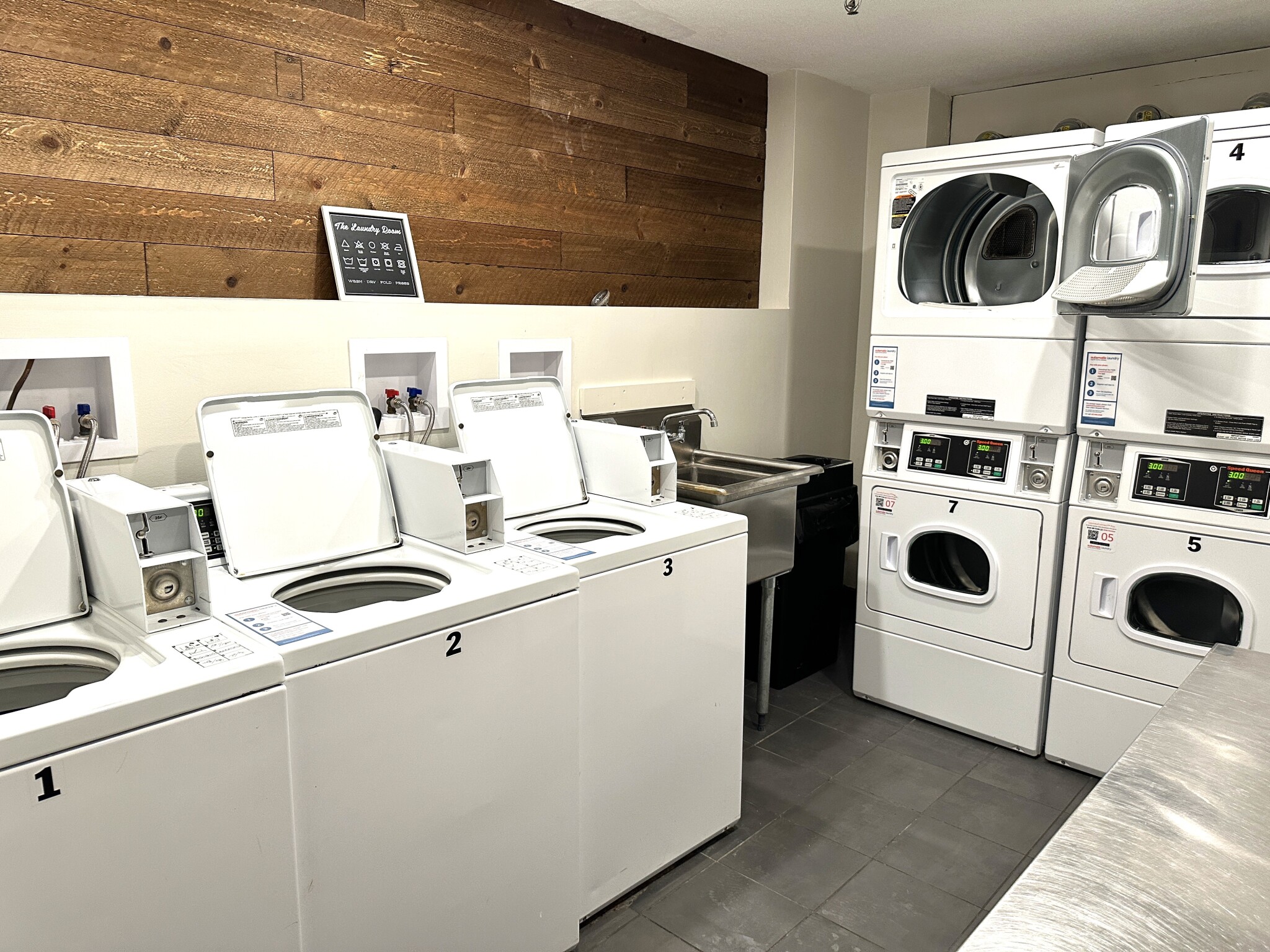 85 Sutherland, Brighton