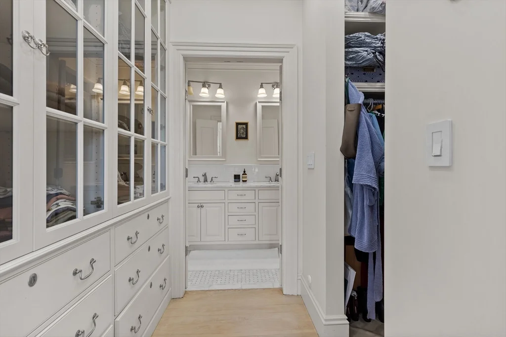 238 Marlborough St, Back Bay