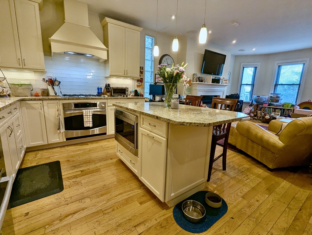 925 East Broadway, South Boston