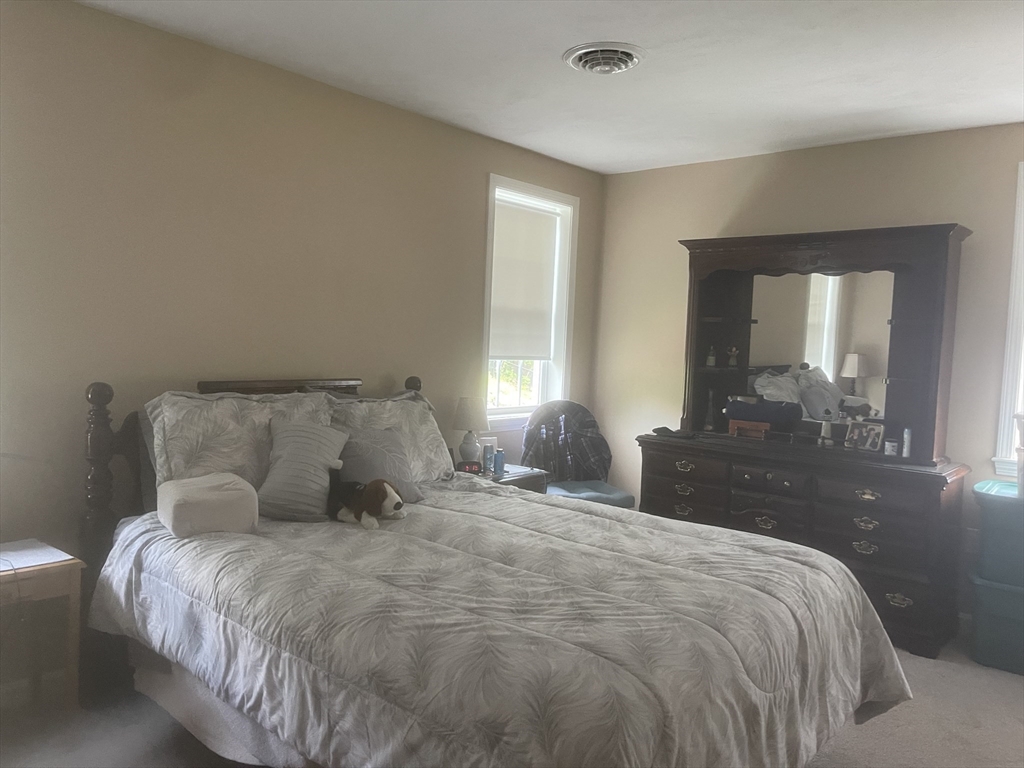 23 Skyview Dr, Millbury