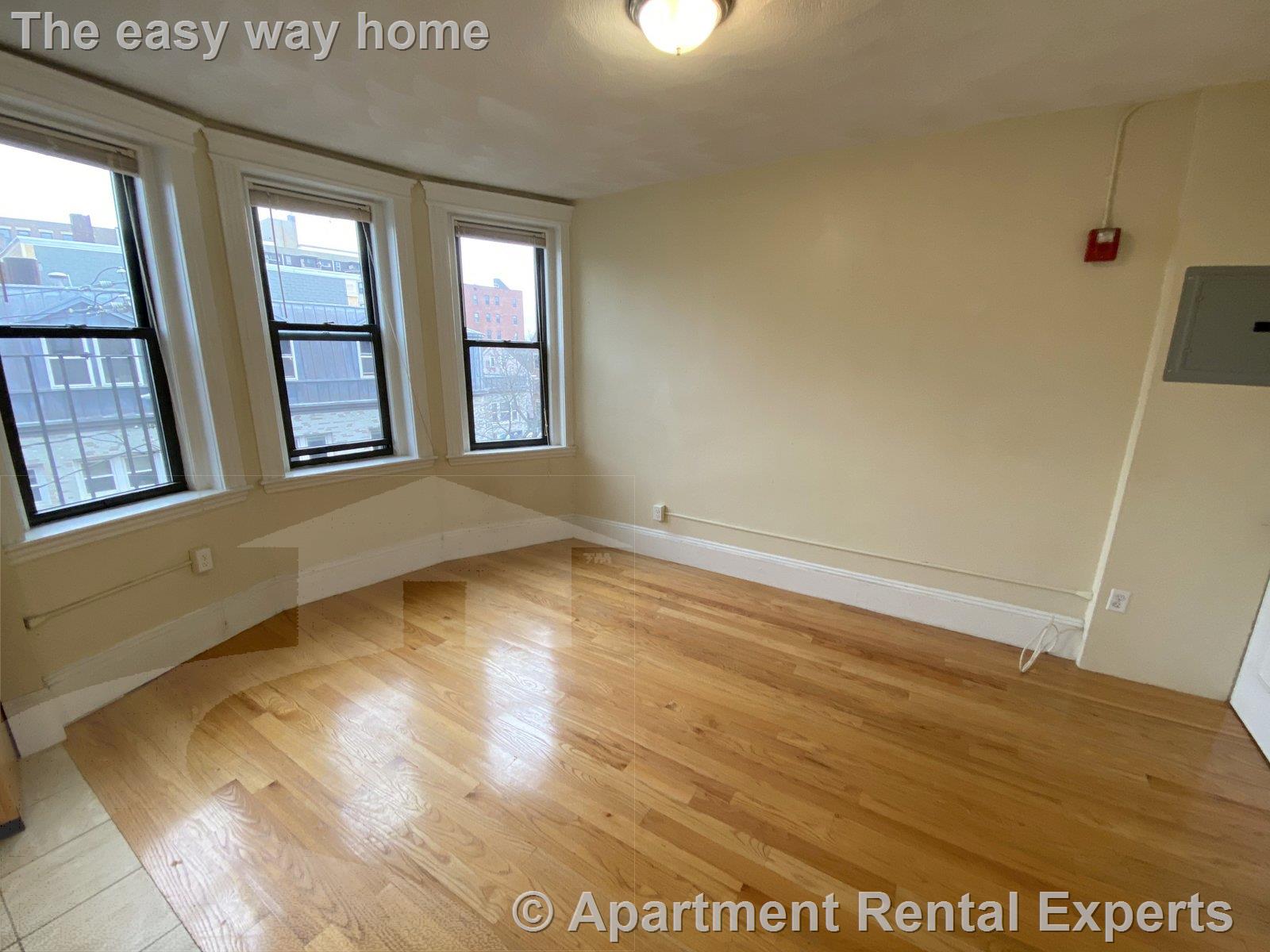 77 Hancock St, Central Square