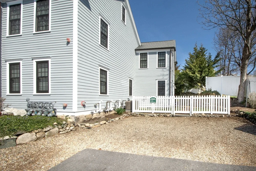 108-110 Elm St, Cohasset
