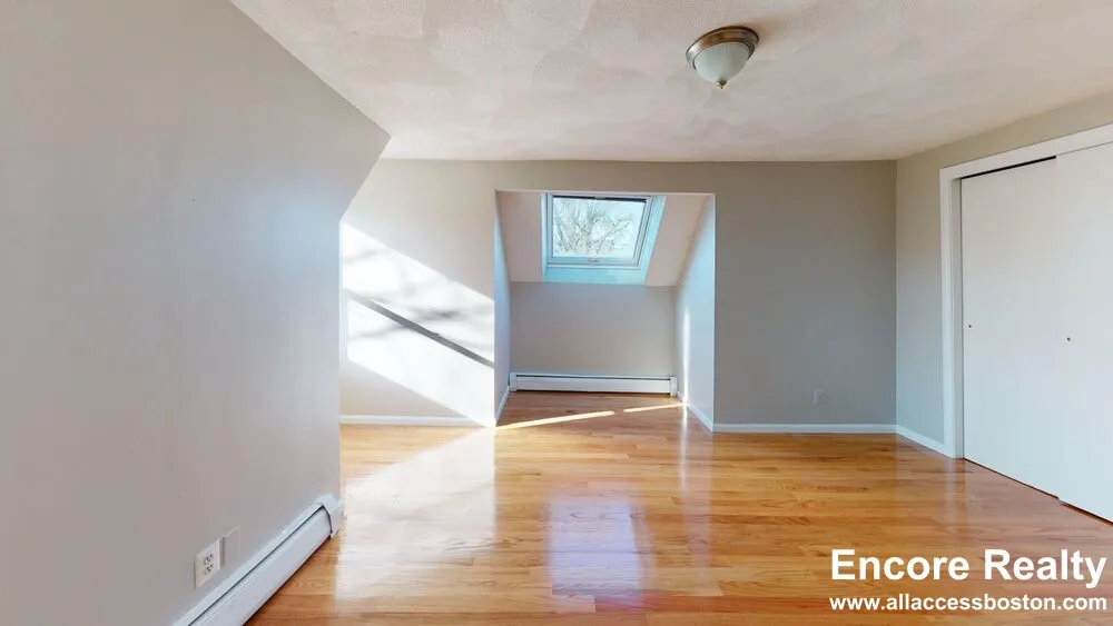 27 Kelley Ct, Allston