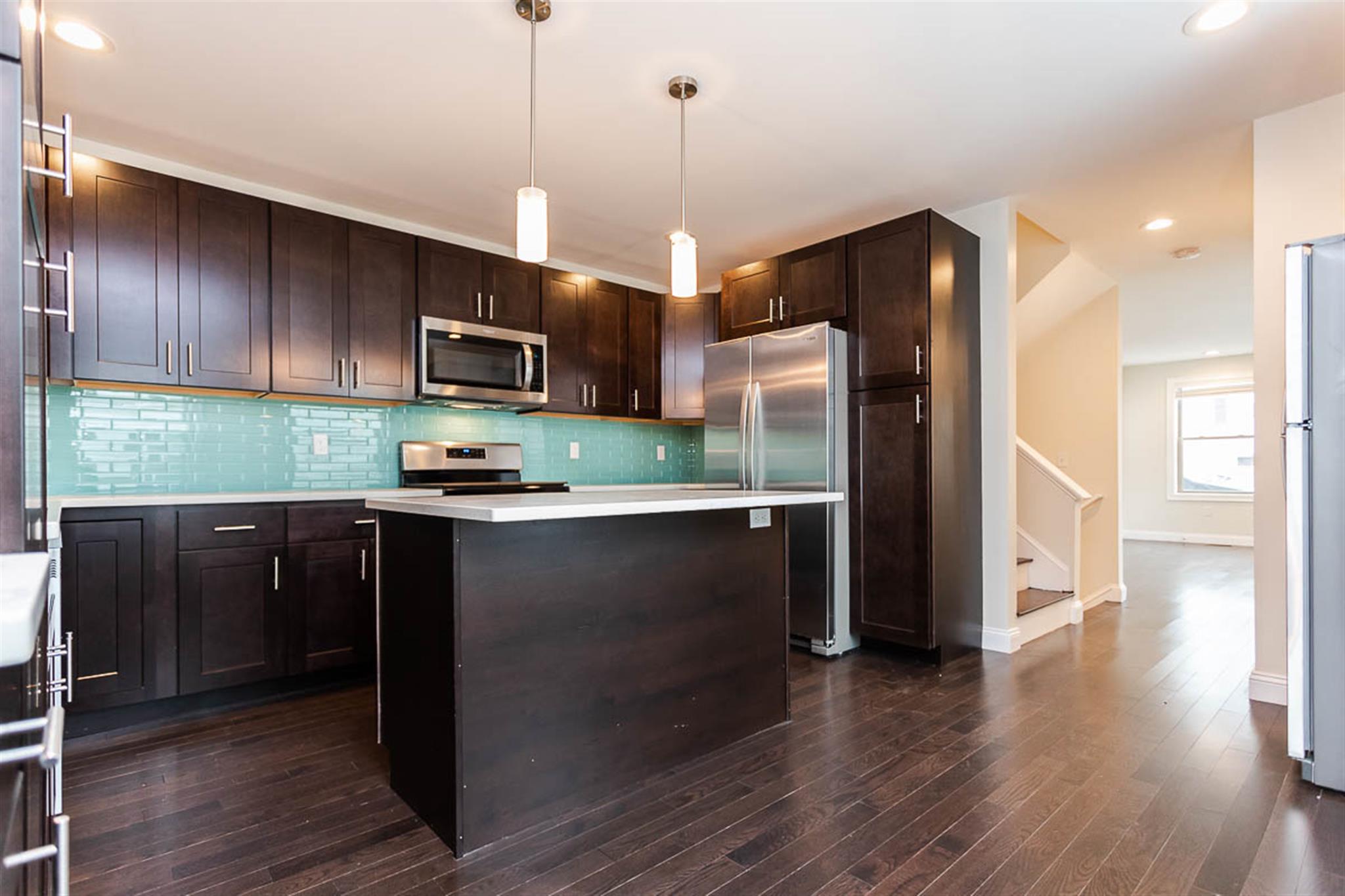5 bed, 4+ bath apartment for rent at 476 Fulton St Unit 1A, Medford — photo 2 of 29