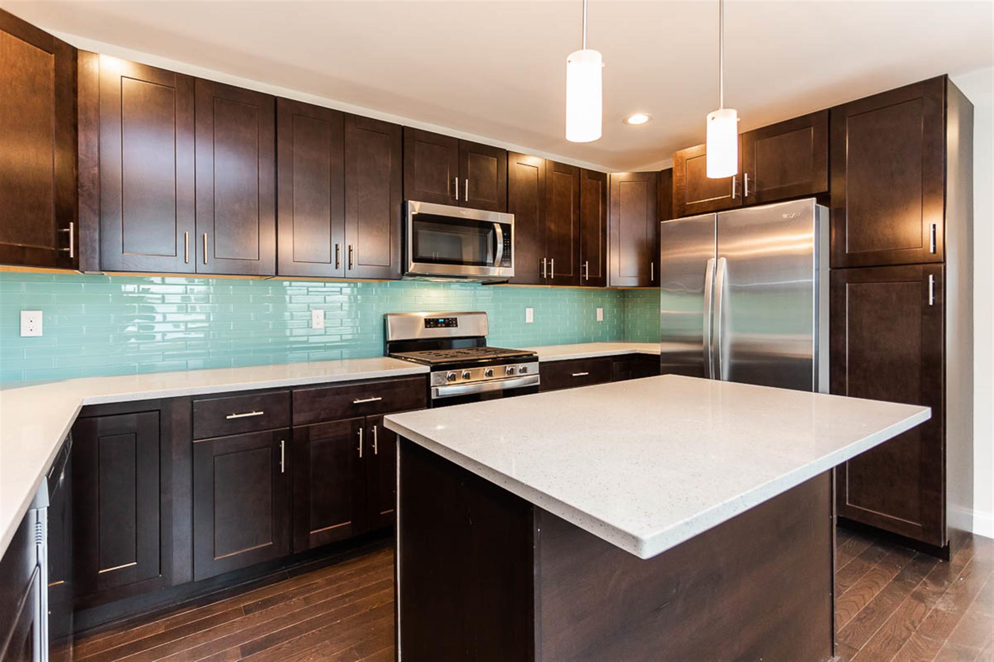 5 bed, 4+ bath apartment for rent at 476 Fulton St Unit 1A, Medford — photo 3 of 29