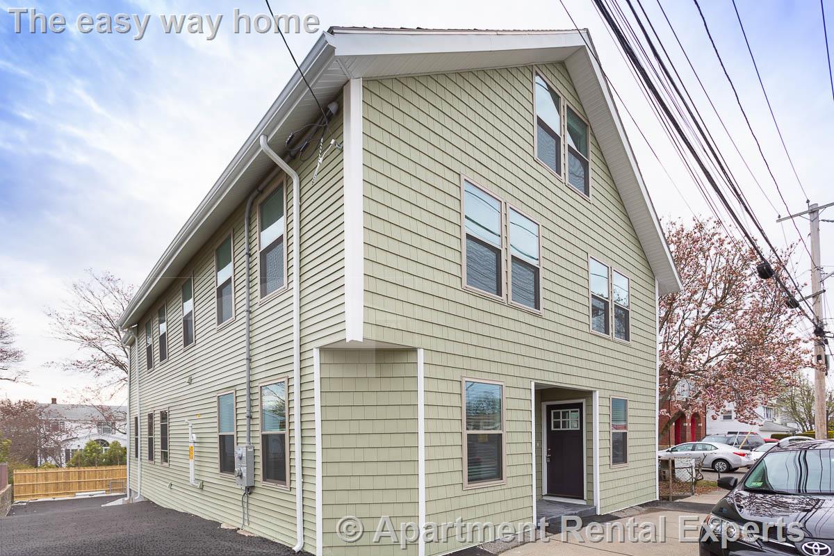 478 Fulton St, Medford Square