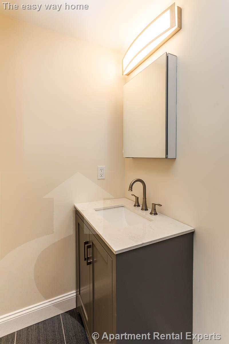 478 Fulton St, Medford Square