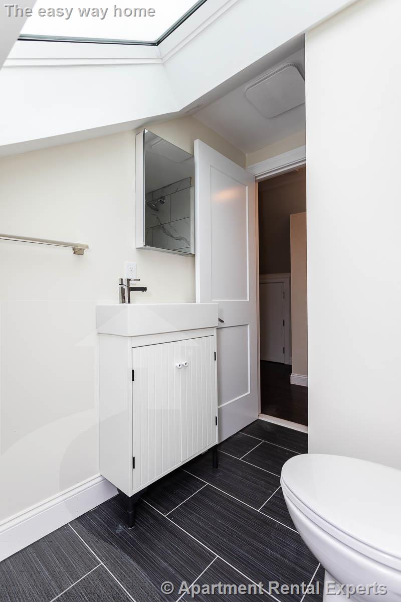 478 Fulton St, Medford Square