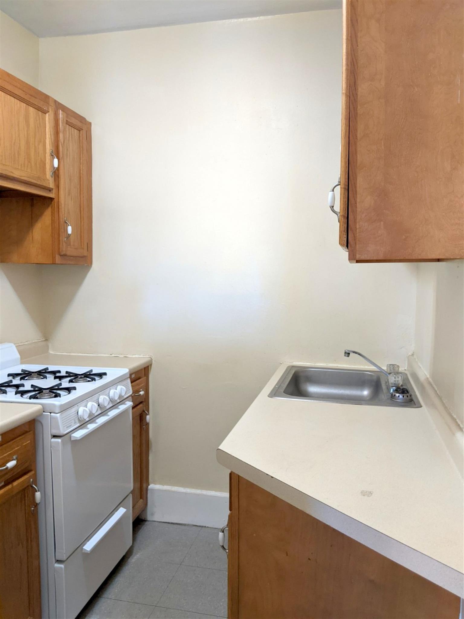 1 bed, 1 bath apartment for rent at 4 Cogswell Ave, Porter Square — photo 3 of 27