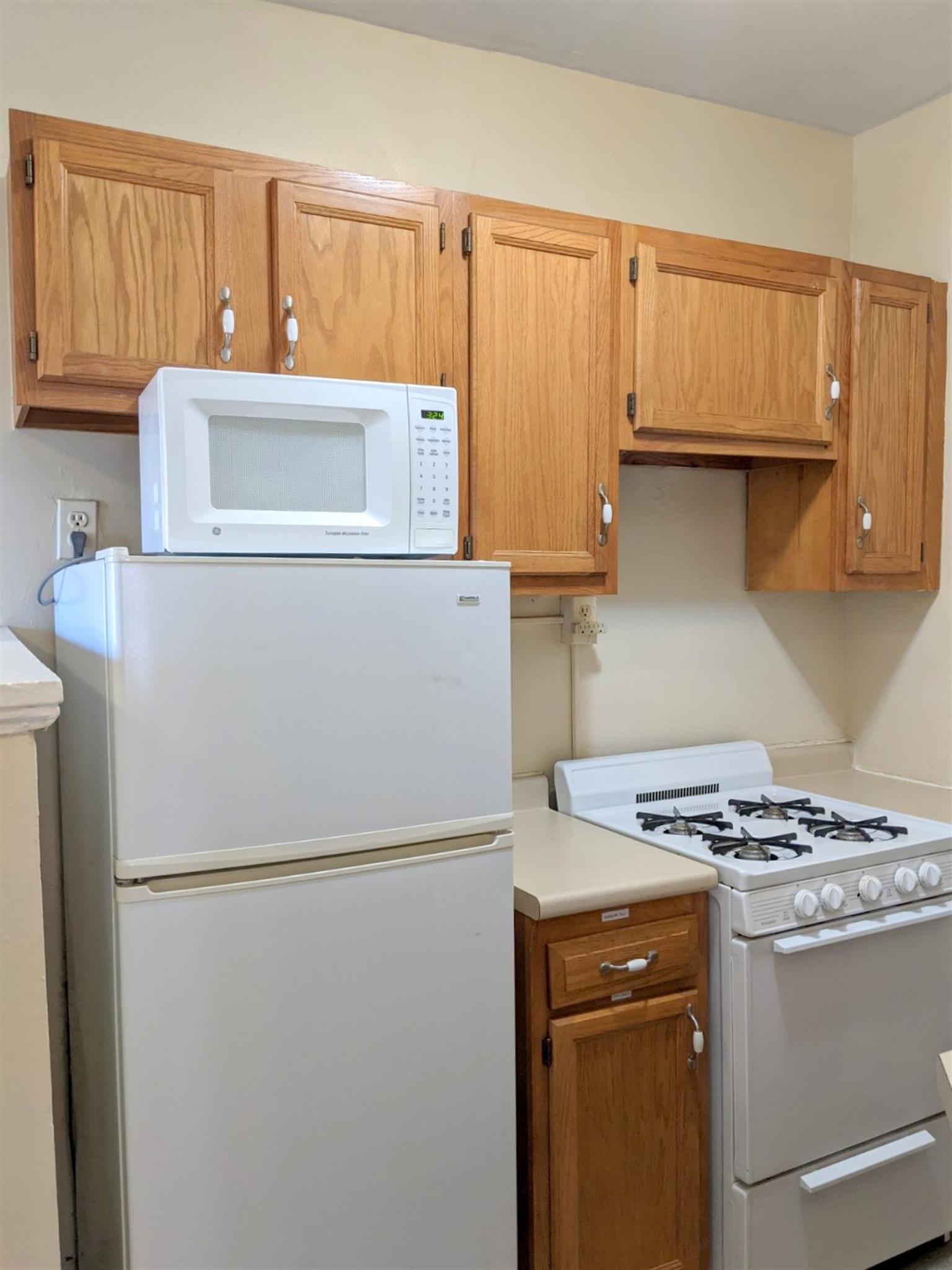 1 bed, 1 bath apartment for rent at 4 Cogswell Ave, Porter Square — photo 9 of 27