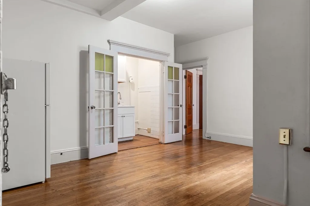 8 Garrison St, Back Bay