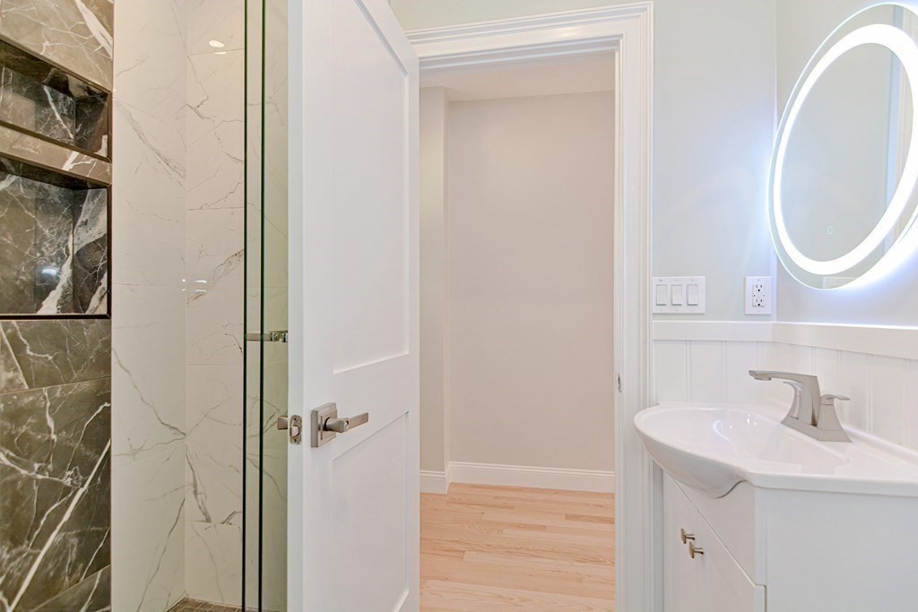 64 Crescent St, Swampscott